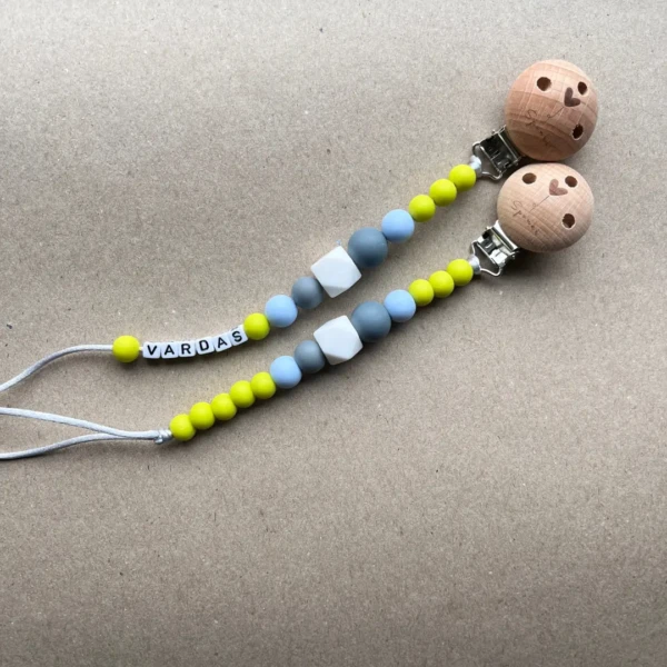 Čiulptuko laikiklis su vardu 4